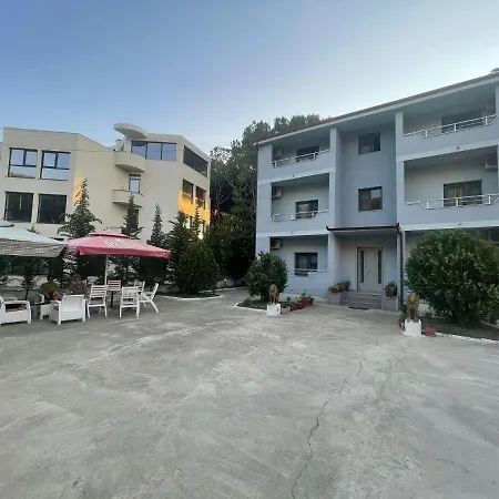 Vila Leo 公寓式酒店 *